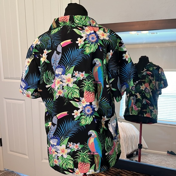 King Kamcha Hawaiian Shirt - Women’s L - Picture 2 of 6